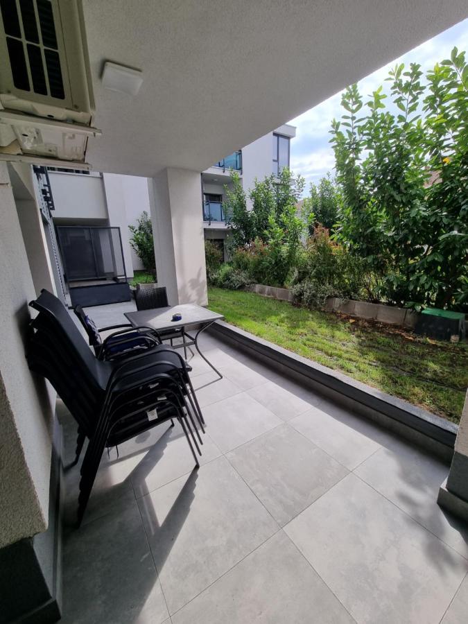 Apartament Superb In Regim Hotelier- Arad Plaza Exterior foto