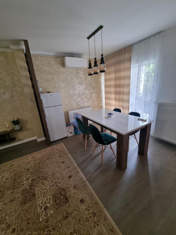 Apartament Superb In Regim Hotelier- Arad Plaza Exterior foto